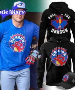 Toronto-Blue-Jays-2026-Unleash-The-Homerun-Dragon-Hoodie-_-Tee-4.jpg