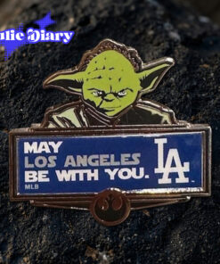 Star-Wars-x-Dodgers-_-Baby-Yoda-_-Darth-Vader-Button-Pin-2.jpg