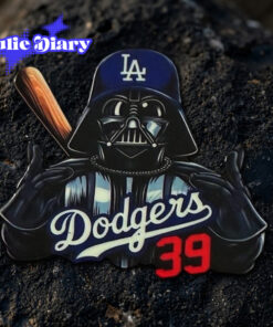 Star-Wars-x-Dodgers-_-Baby-Yoda-_-Darth-Vader-Button-Pin-3.jpg
