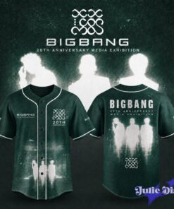 BIGBANG – 20th Anniversary World Tour 26/27 Baseball Jersey BIGBANG – 20th Anniversary World Tour 26/27 Baseball Jersey